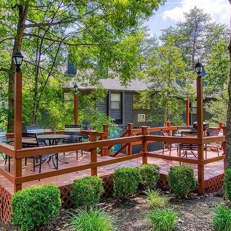 Pinecrest Townhomes-1King-2Queen Unit-Renovated Pigeon Forge Exterior photo
